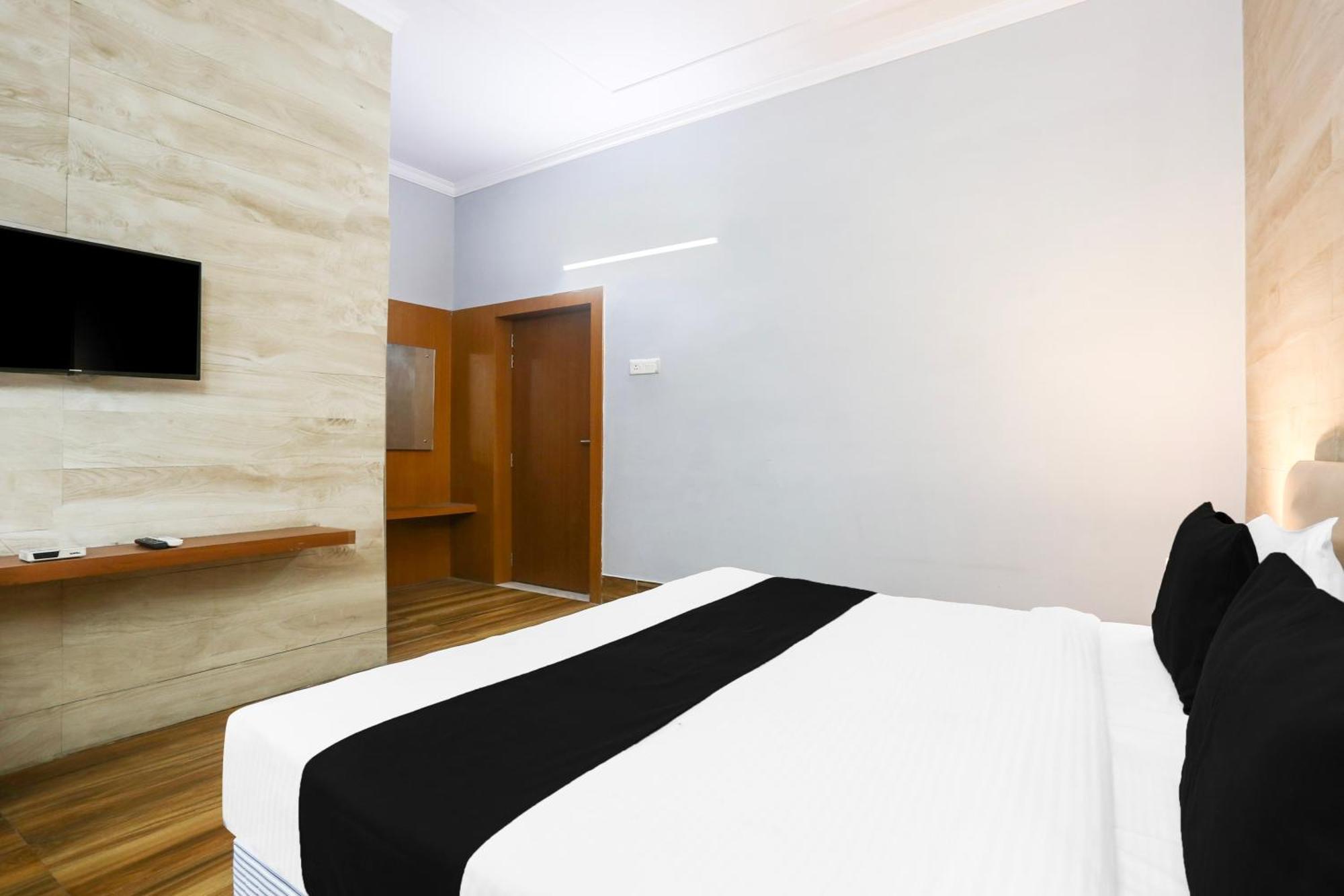 Hotel Super Collection O Bhiwadi Extérieur photo