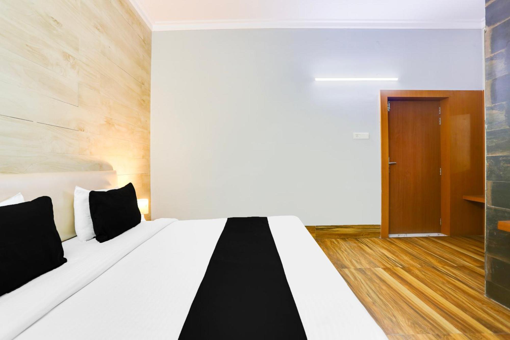 Hotel Super Collection O Bhiwadi Extérieur photo