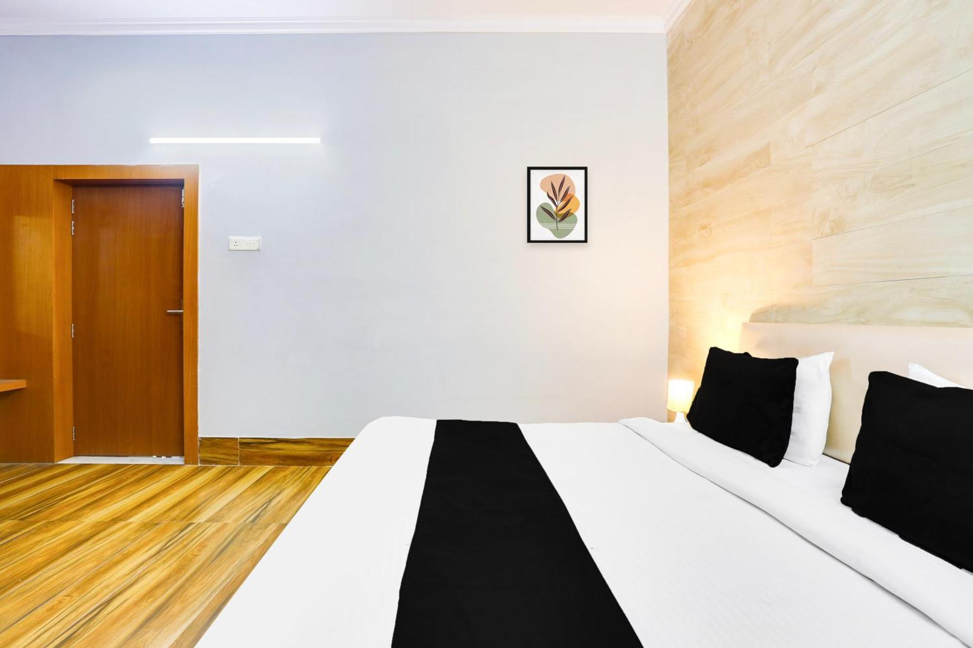 Hotel Super Collection O Bhiwadi Extérieur photo