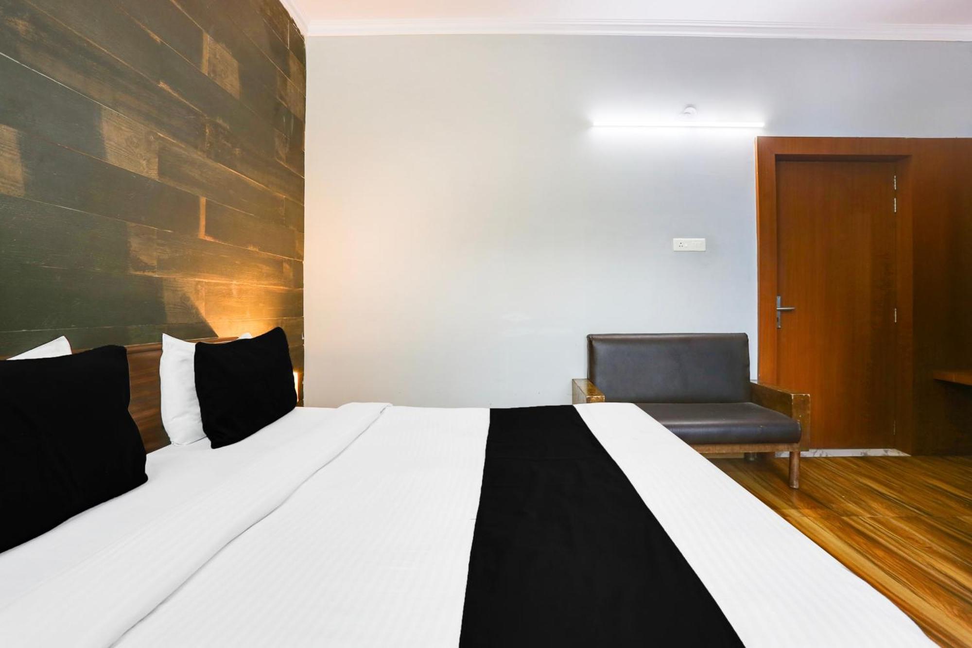 Hotel Super Collection O Bhiwadi Extérieur photo